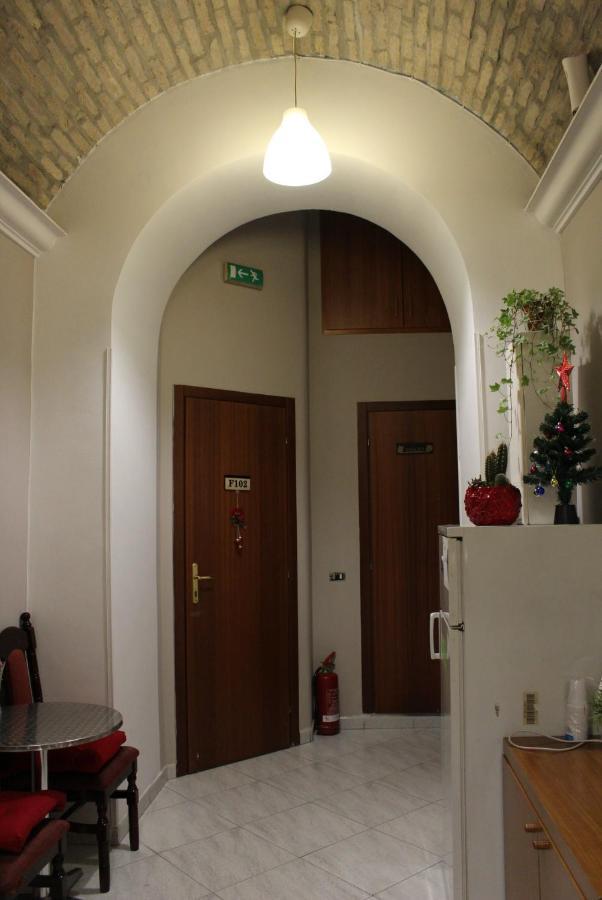 Relax On 2 - Guesthouse โรม ภายนอก รูปภาพ