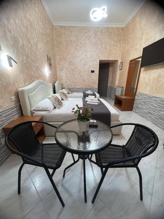 Relax On 2 - Guesthouse โรม ภายนอก รูปภาพ