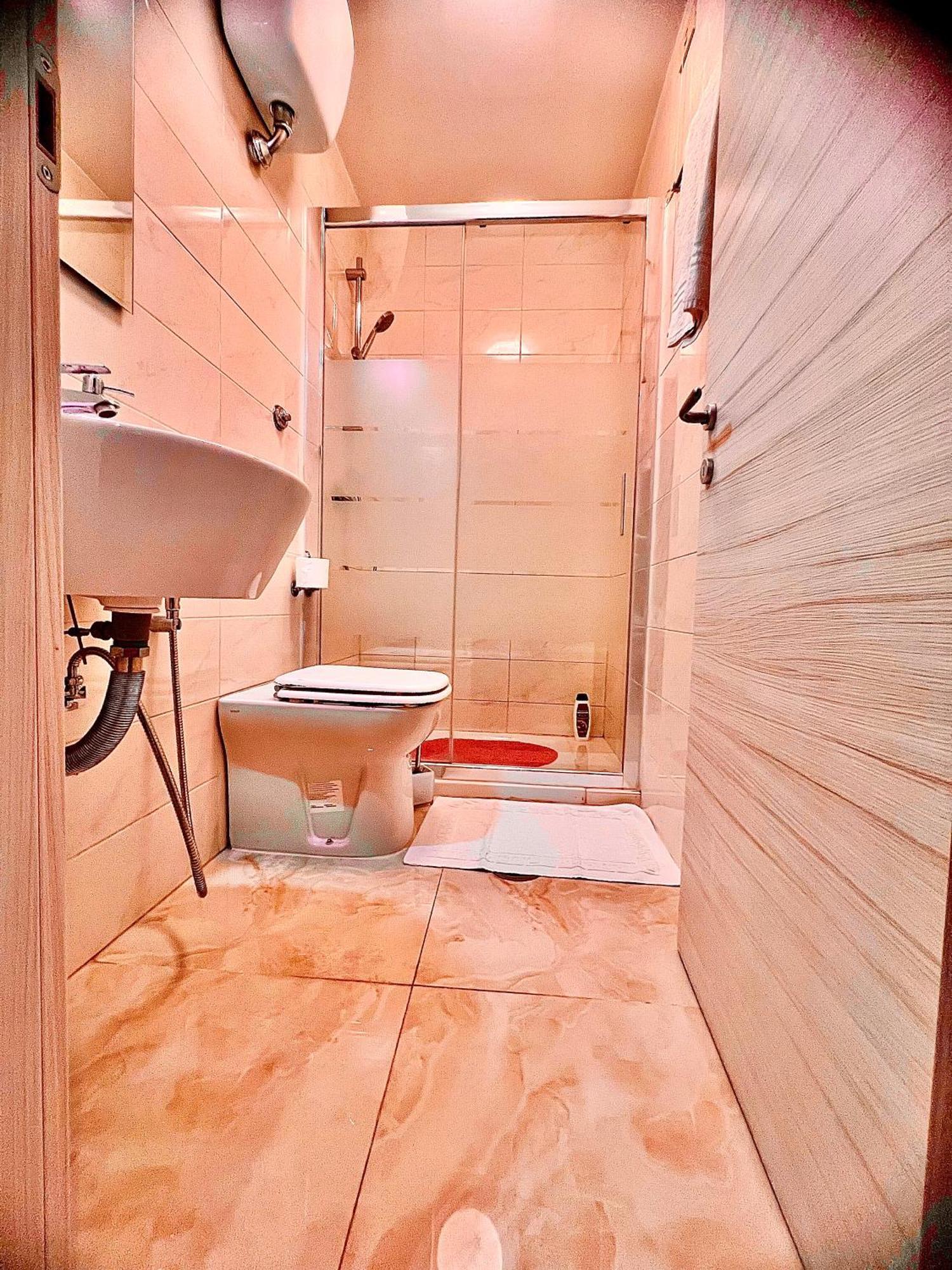 Relax On 2 - Guesthouse โรม ภายนอก รูปภาพ