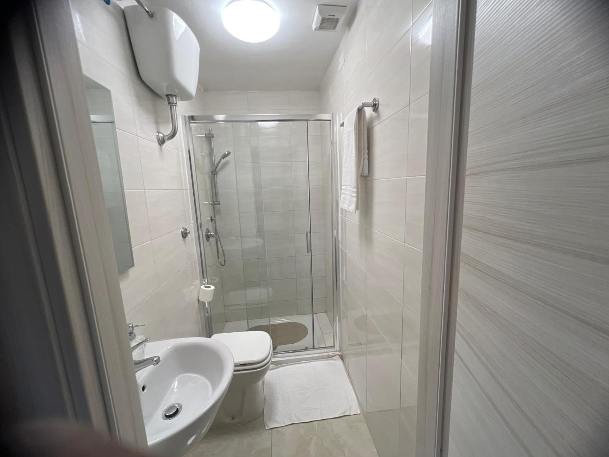 Relax On 2 - Guesthouse โรม ภายนอก รูปภาพ