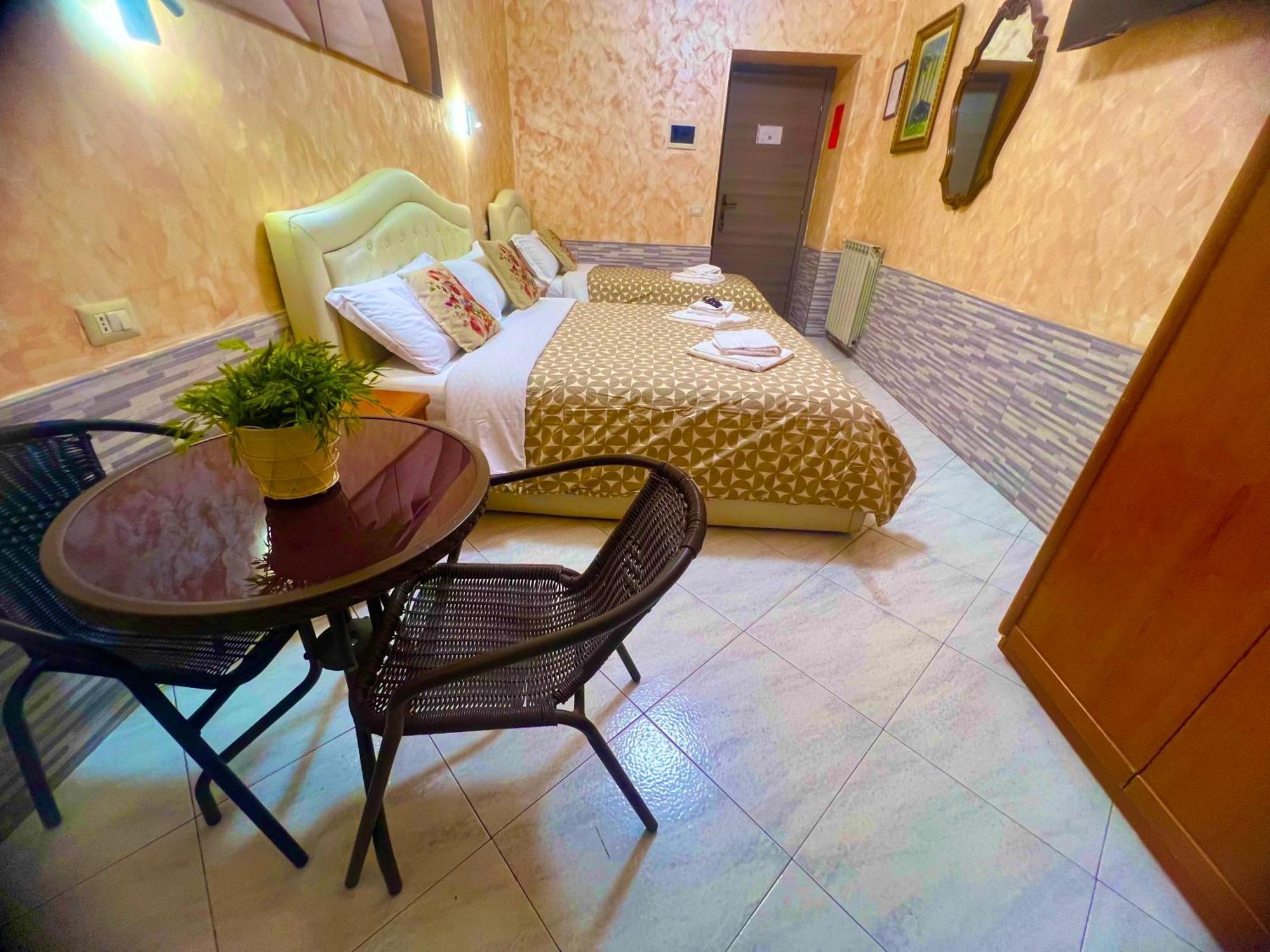 Relax On 2 - Guesthouse โรม ภายนอก รูปภาพ